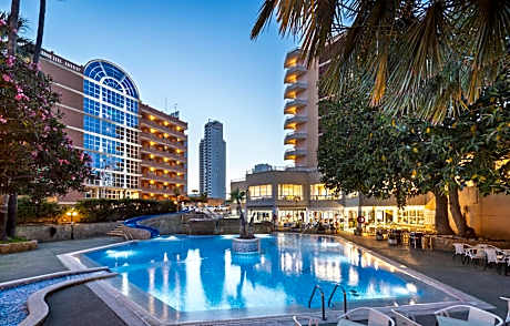 Hotel Alone