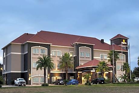 La Quinta Inn & Suites by Wyndham Alvin