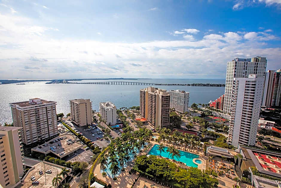 Fortune House Hotel Suites