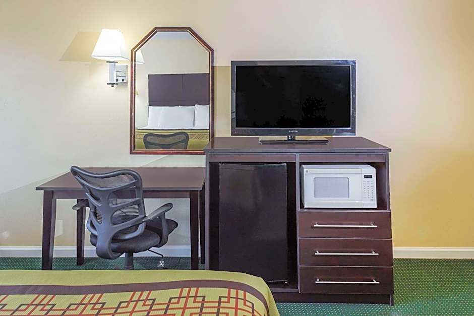 Days Inn by Wyndham Enterprise