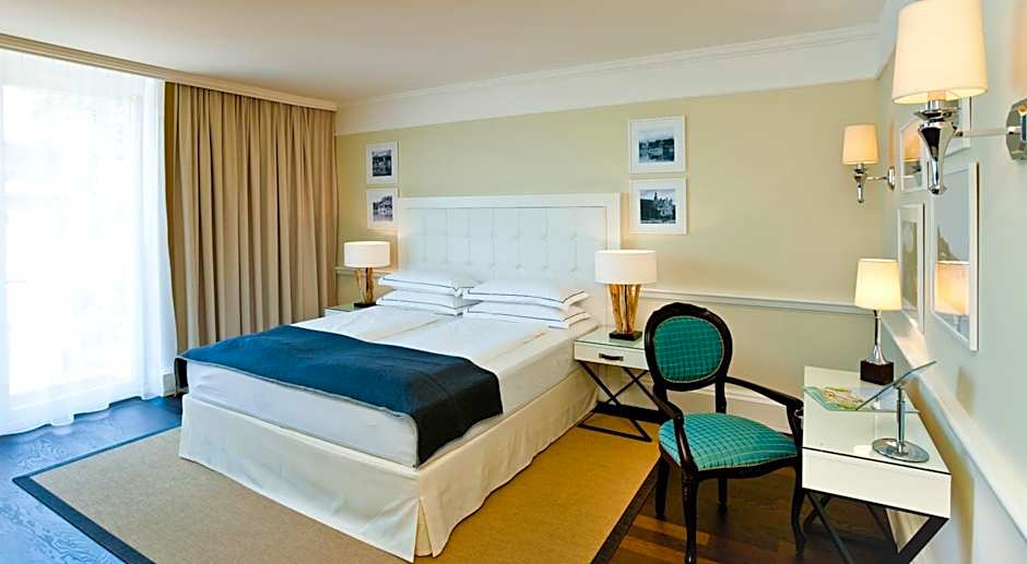 Lake's - My Lake Hotel