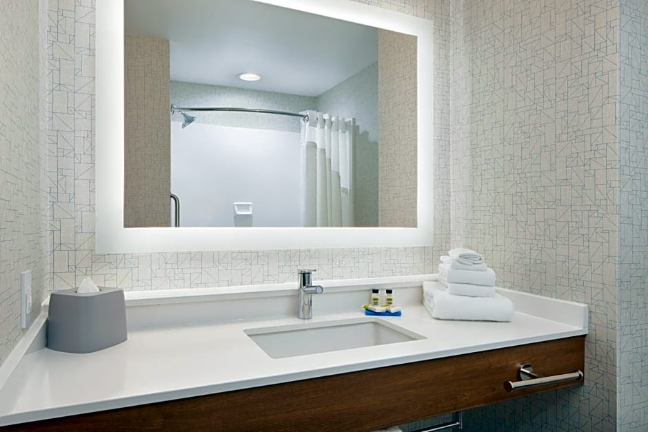 Holiday Inn Express Hotel & Suites Salem, an IHG Hotel