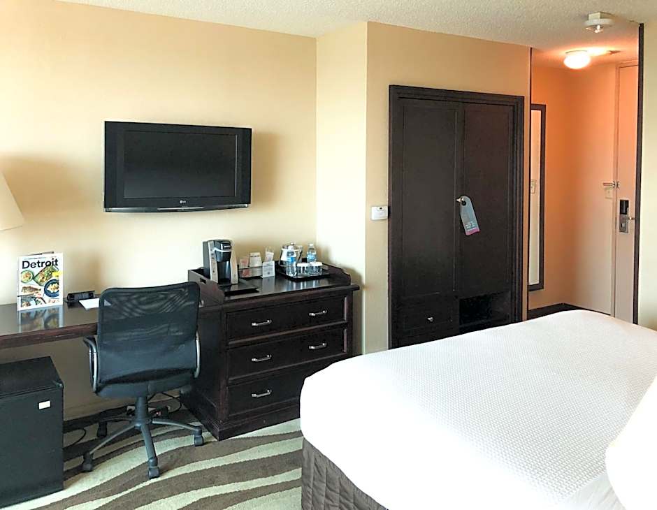 Fort Pontchartrain Detroit, a Wyndham Hotel