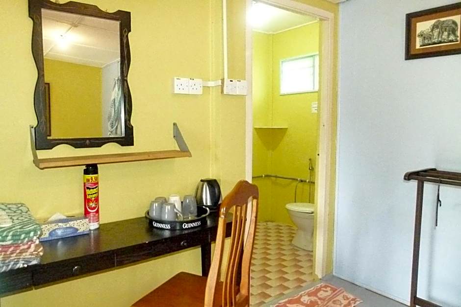 Cheers Garden Chalet