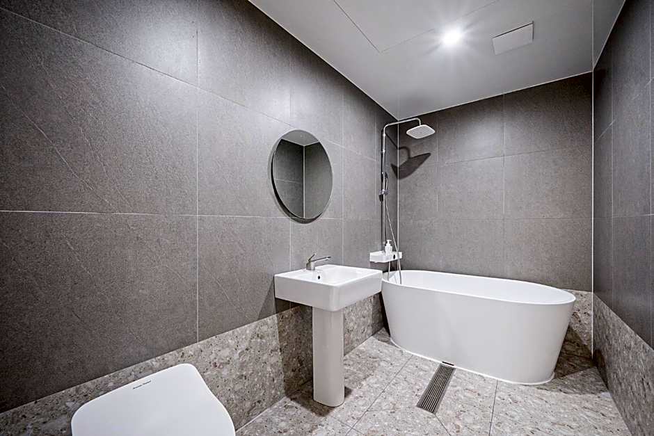 Gyeongju Poverta Hotel