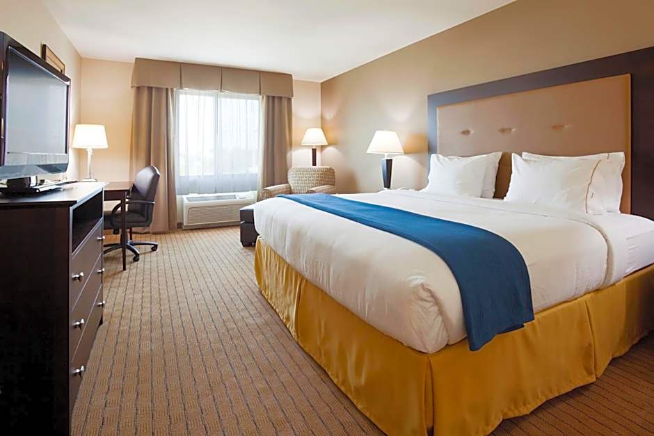 Holiday Inn Express & Suites Verona By IHG