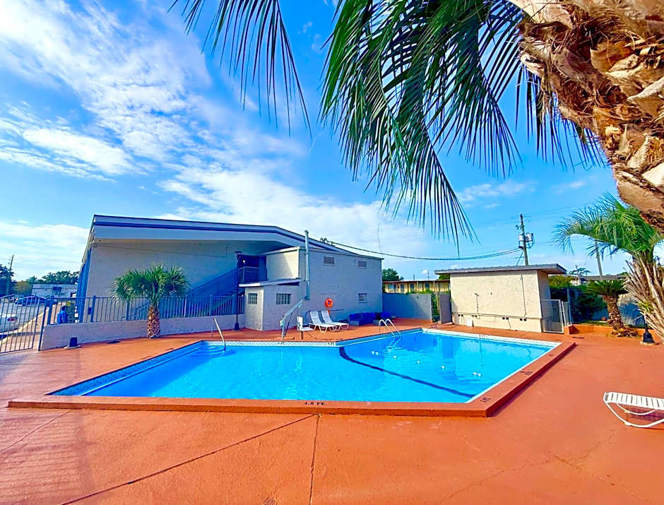 Days Inn by Wyndham Tallahassee University Center