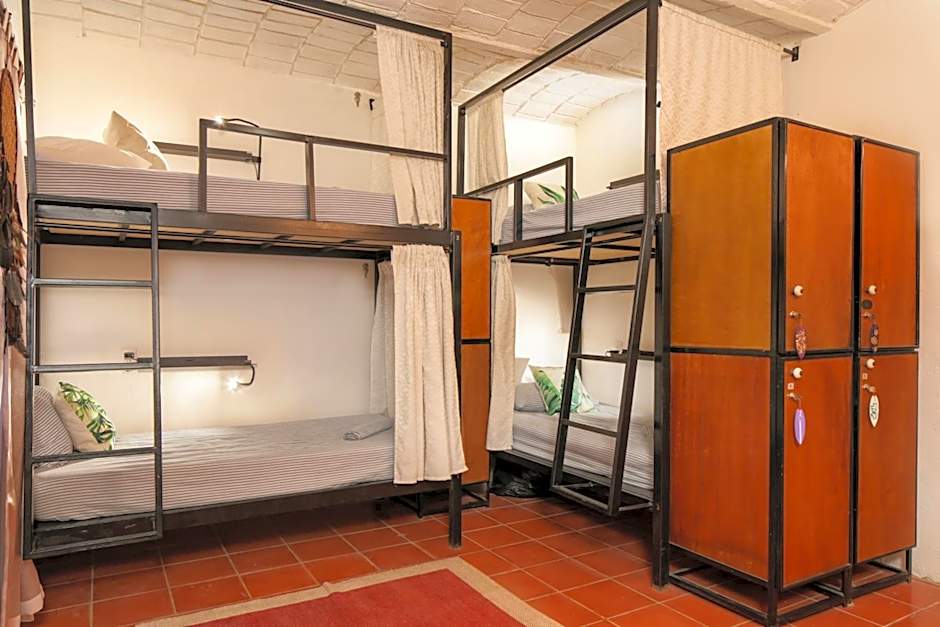 My Sisters House - Female only