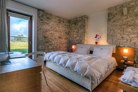 New Villa Carlotta