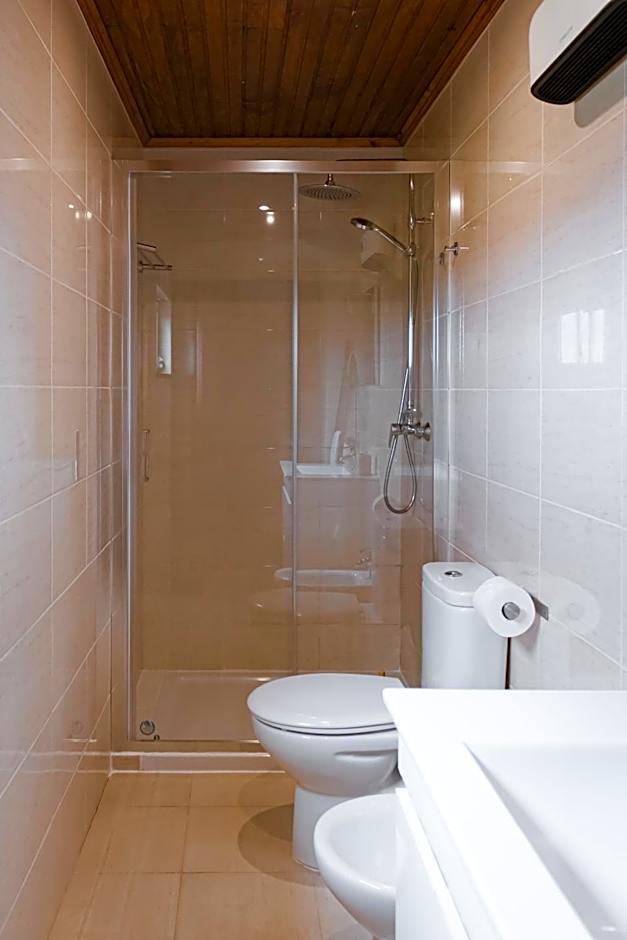 Quinta da Portela - Casa Visconde Arneiros - by RowdHouses