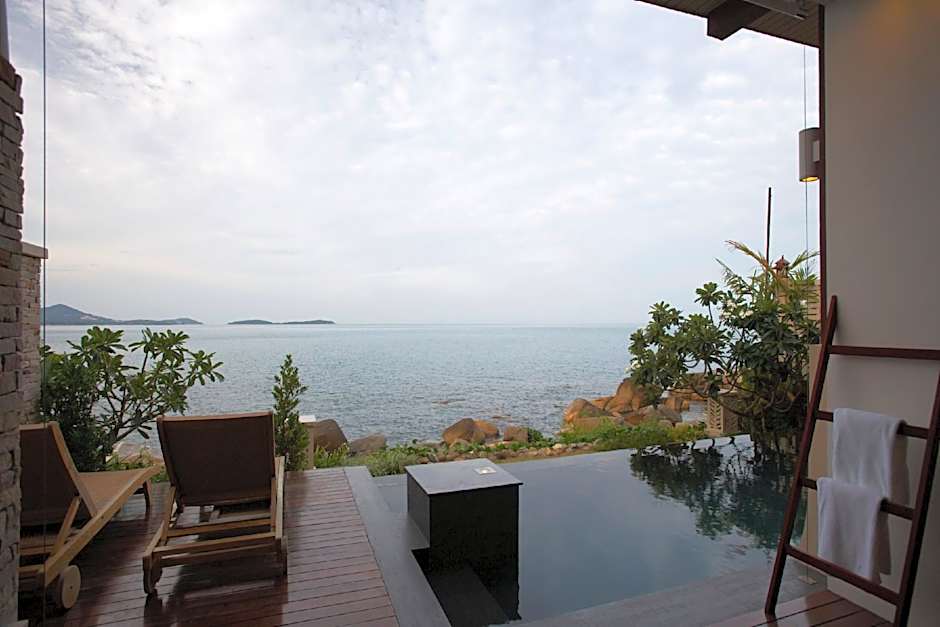 Sea Front Pool Villas by The Sarann