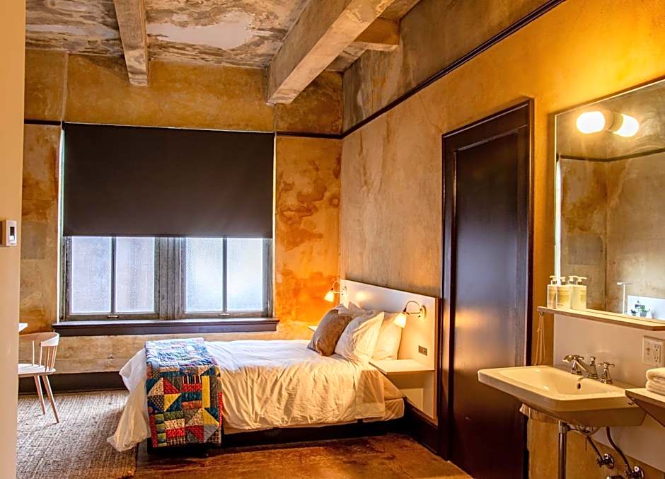 Travelers Hotel