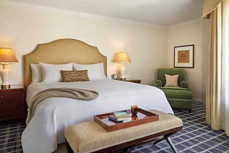 Deluxe King Hearing Accessible