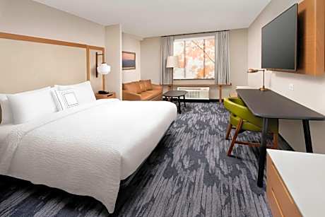 King Suite with Bathtub and Sofa Bed - Mobility Access/Hearing Accessible