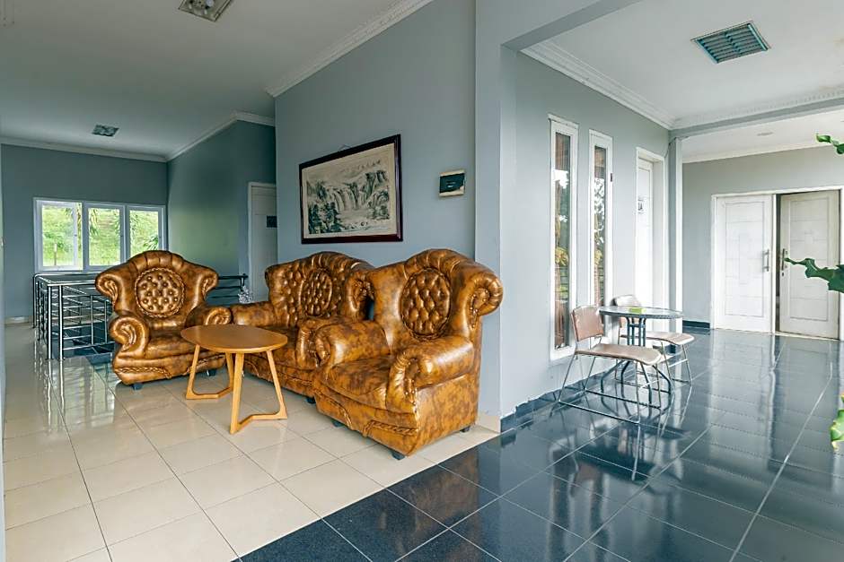 Hotel Arwana Safari Puncak Redpartner – Puncak, PA