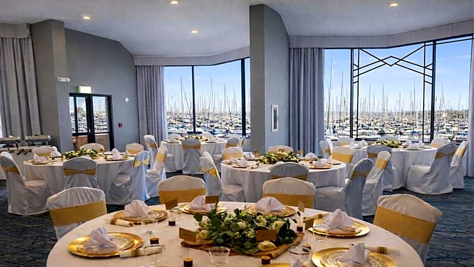 Holiday Inn Express Hotel & Suites Ventura Harbor By IHG