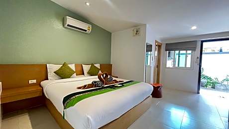 Standard with 1 King Bed