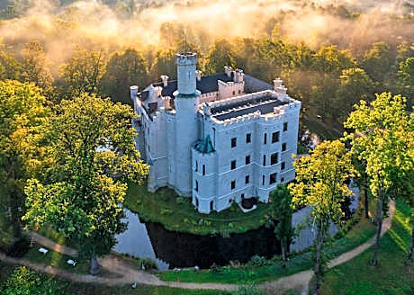 Zamek Karpniki Schloss Fischbach