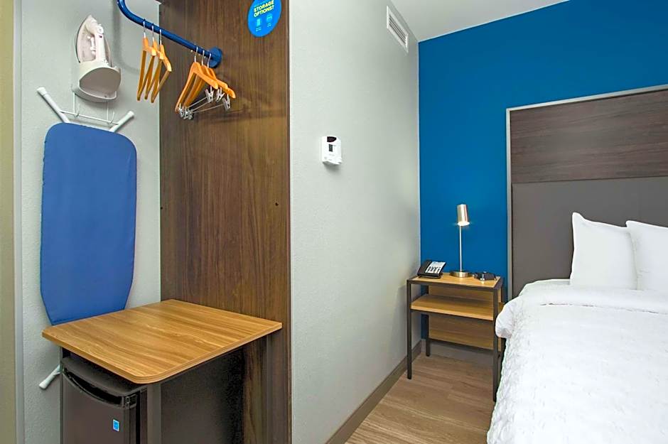 Photo 1 of 3 of 1 King Bed, Hearing Accessible