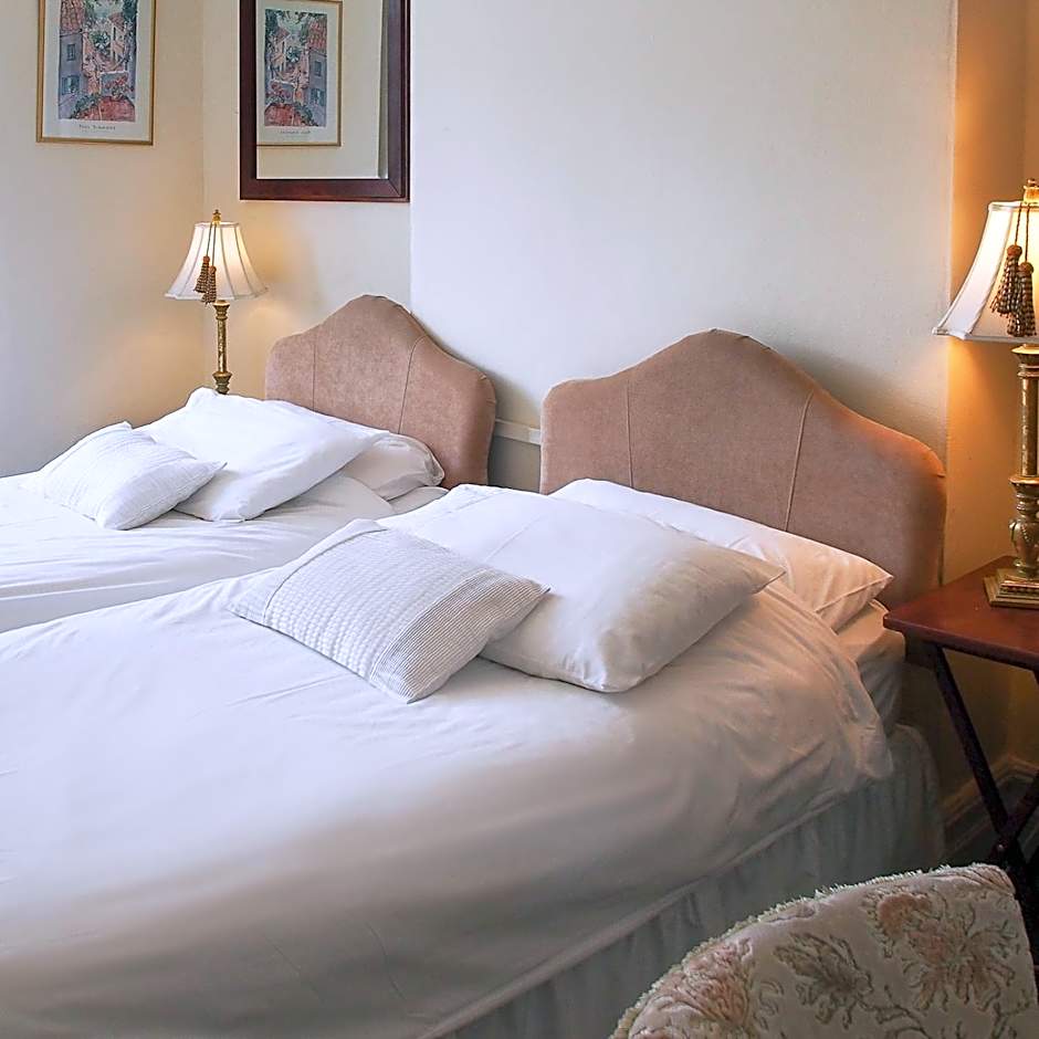 Leaded Light Guest House