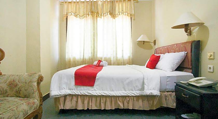 RedDoorz Plus near Pelabuhan Bitung