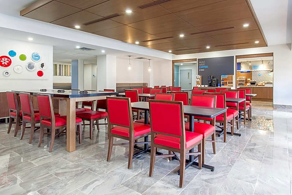 Holiday Inn Express & Suites Mississauga-Toronto Southwest By IHG