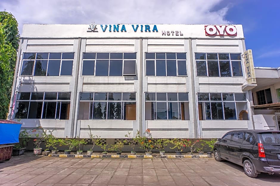 OYO 2180 Vina Vira Hotel