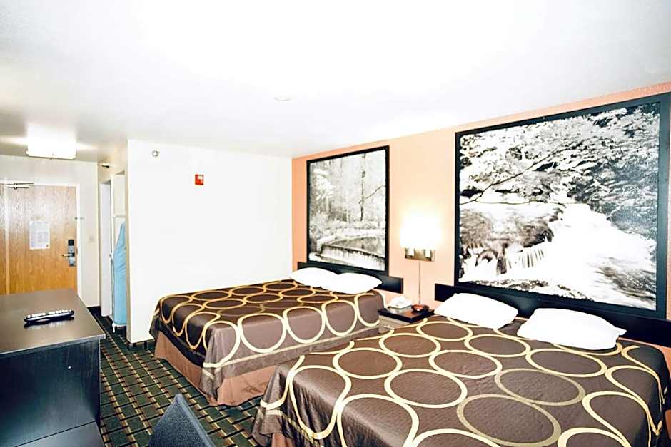 Super 8 by Wyndham Crossville TN