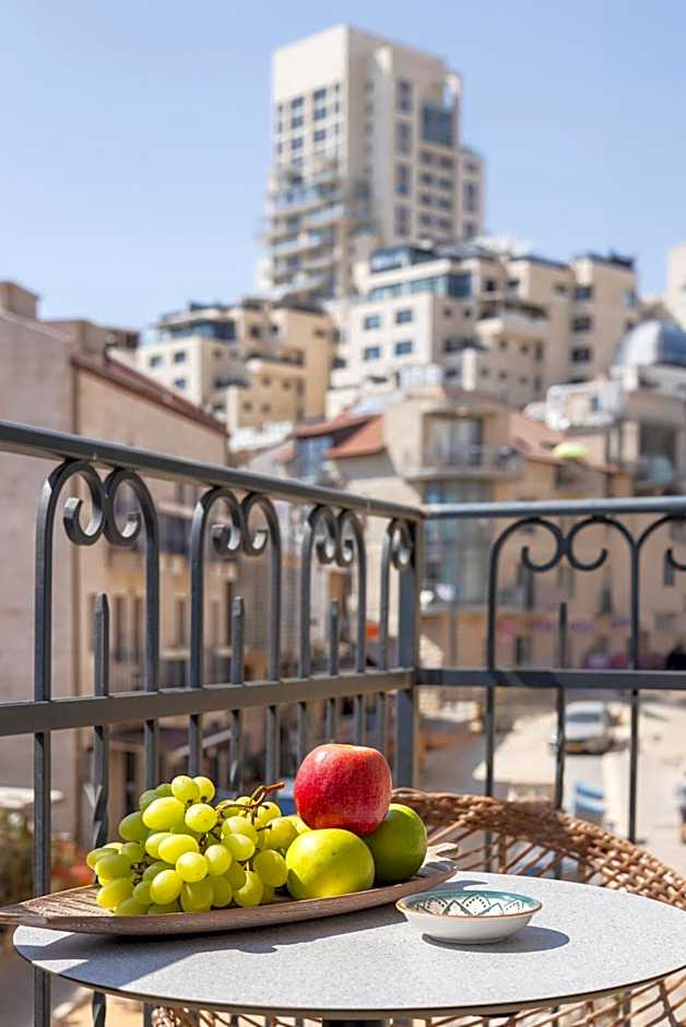 Villa Albi - Machne Yehuda Hotel