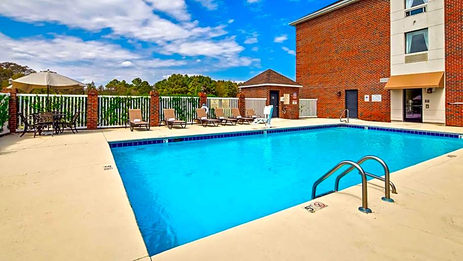 Best Western Plus Swansboro Emerald Isle – Swansboro, NC