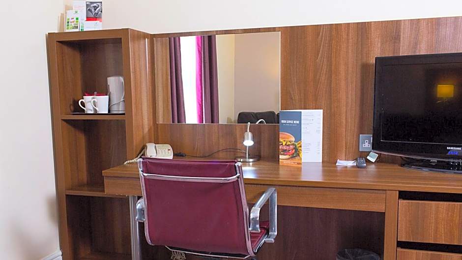 Holiday Inn Milton Keynes East M1 Junc 14 By IHG