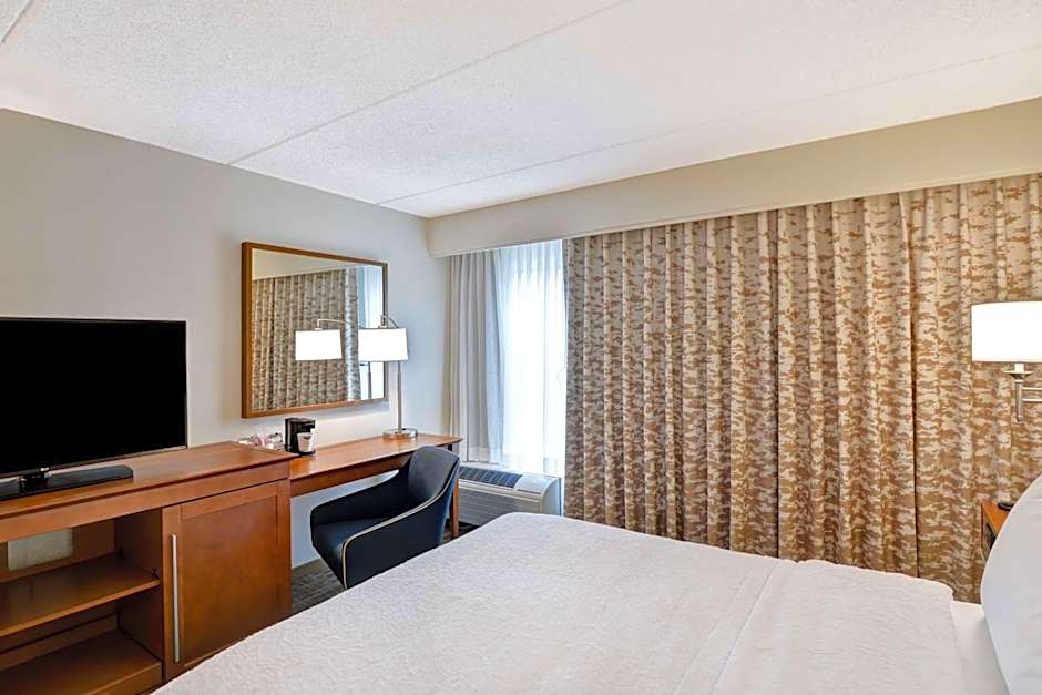 Hampton Inn By Hilton Albany Wolf Road Airport