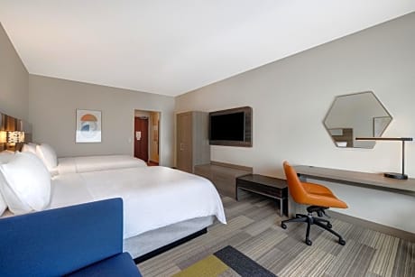 Queen Suite with Two Queen Beds - Communications Accessible