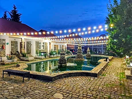 F Garden Hotel Sheki 