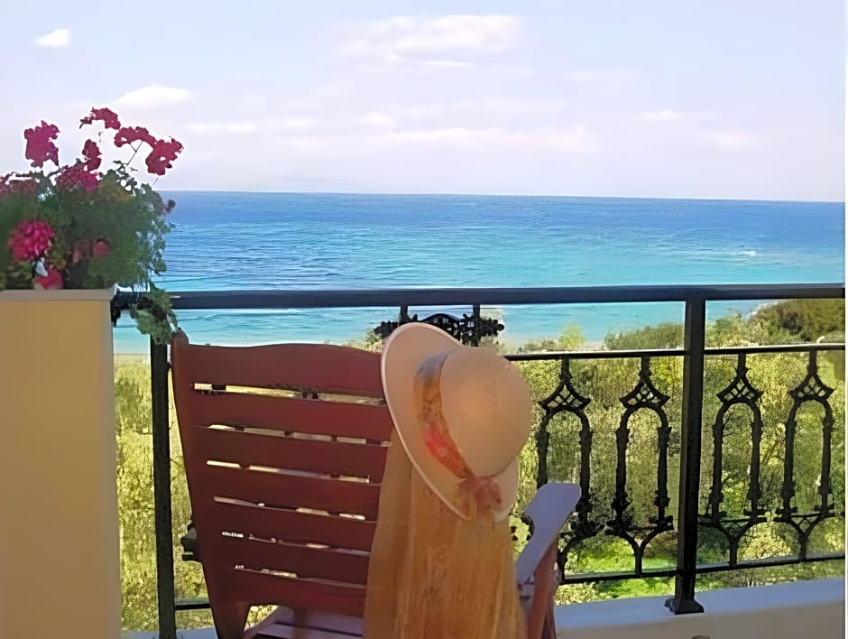 Kavos Psarou Studios & Apartments