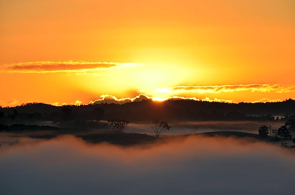 Tinaroo Sunset Retreat