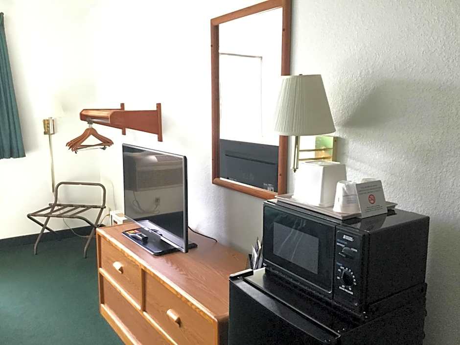 Super 8 by Wyndham New Stanton