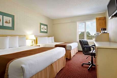 2 King Beds Suite Non-Smoking