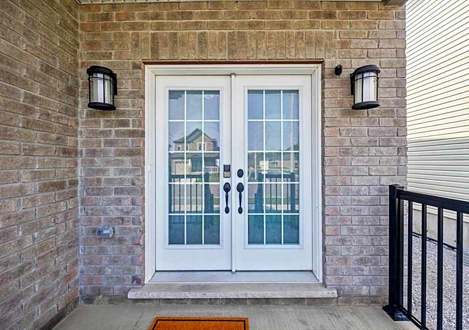 Luxurious and Beautiful, Barrie