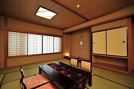 Japanese-Style Family Room