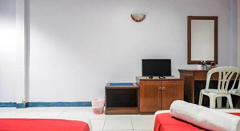 RedDoorz near Nagoya Hill Mall Batam 5