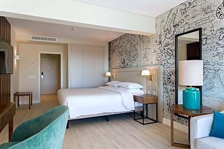 Deluxe Family Pool View, Guest room, 1 Queen, Sofa bed, Pool view, Balcony