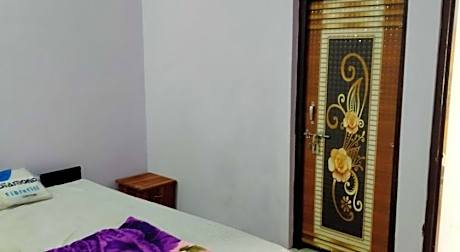 OYO 812260 Hotel Blue Moon