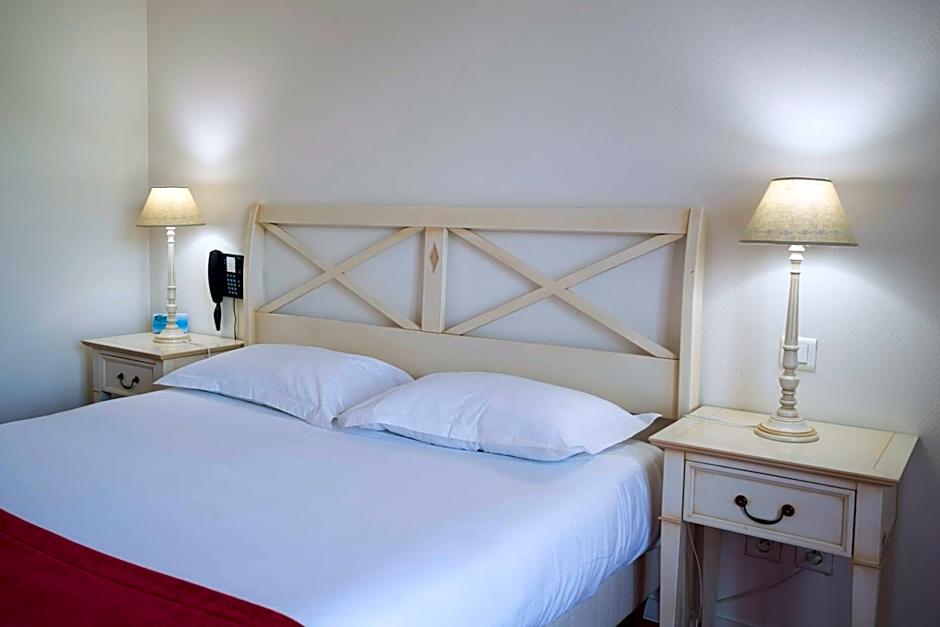 Photo 1 of 9 of Brit Hotel Du Perche