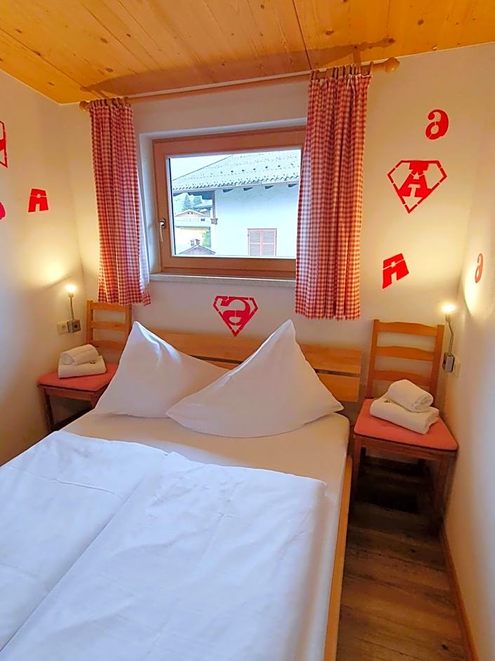 Alpking Hostel