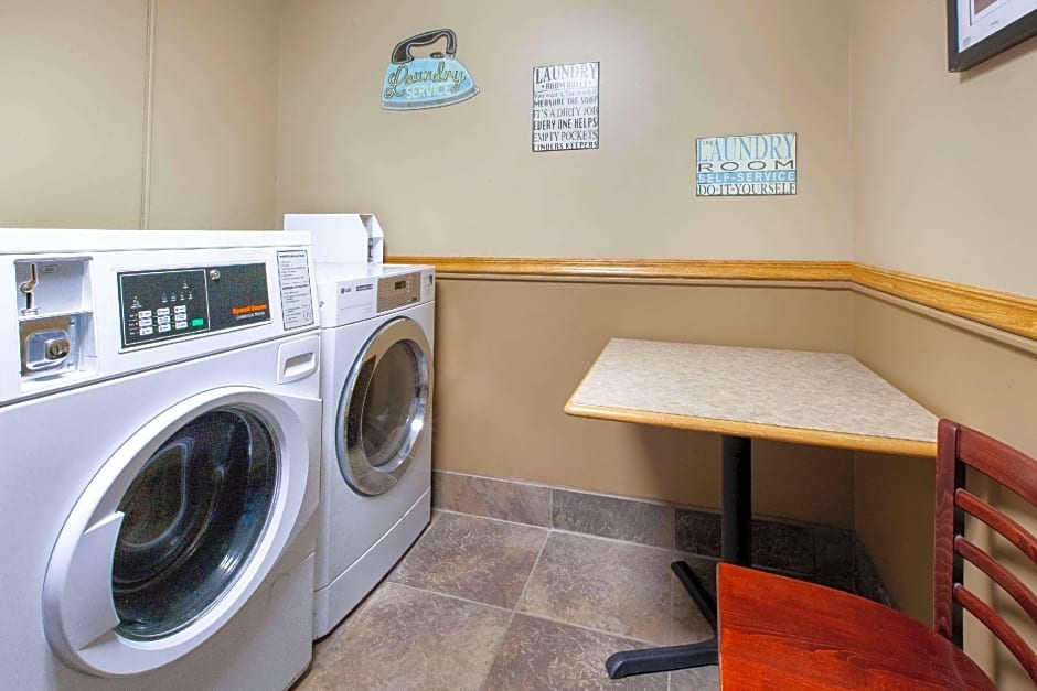 AmericInn by Wyndham Silver City