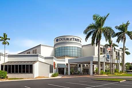 DoubleTree by Hilton Fort Myers at Bell Tower Shops
