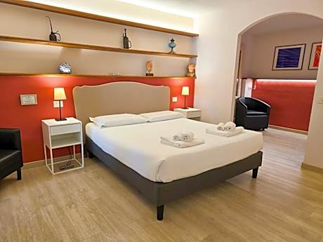 Superior One-Bedroom Apartment