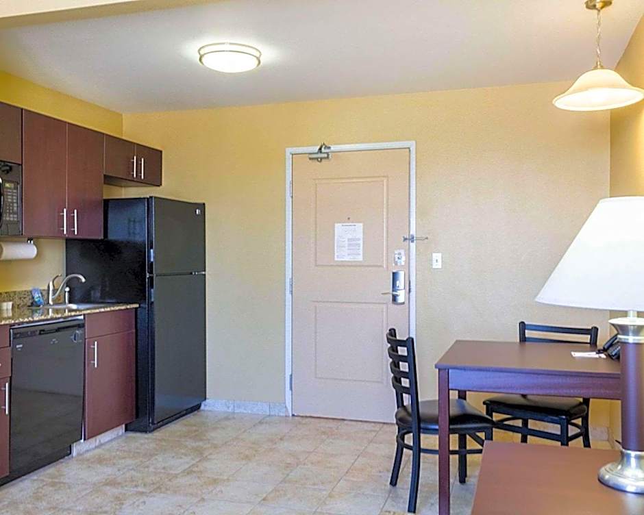 Mainstay Suites Minot
