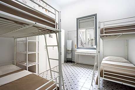 Bed in 4-Bed Mixed Dormitory Room